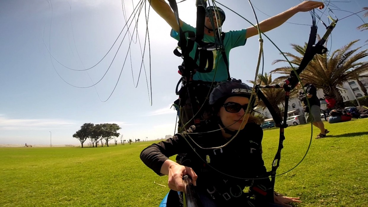 Paragliding landing